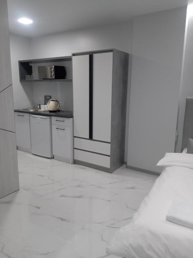 39 Apart Hotel Lviv Bagian luar foto