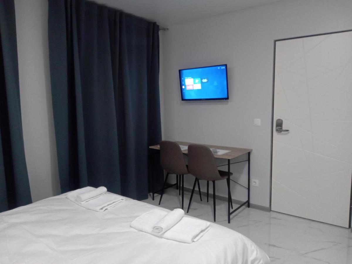 39 Apart Hotel Lviv Bagian luar foto