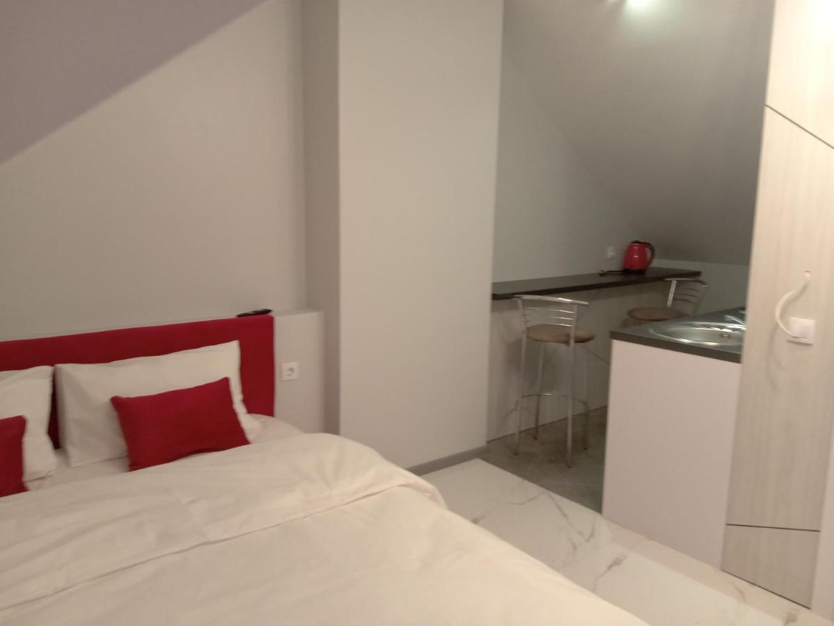 39 Apart Hotel Lviv Bagian luar foto