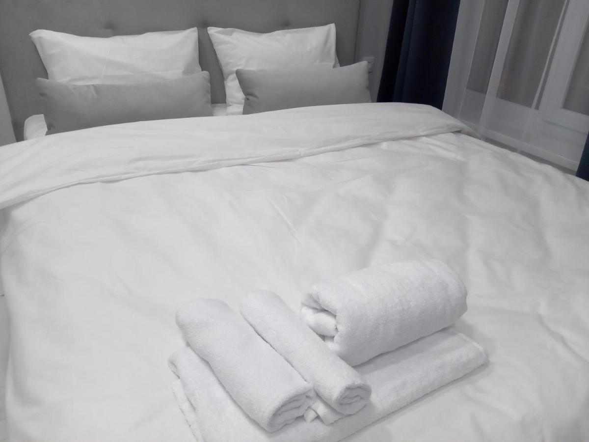 39 Apart Hotel Lviv Bagian luar foto
